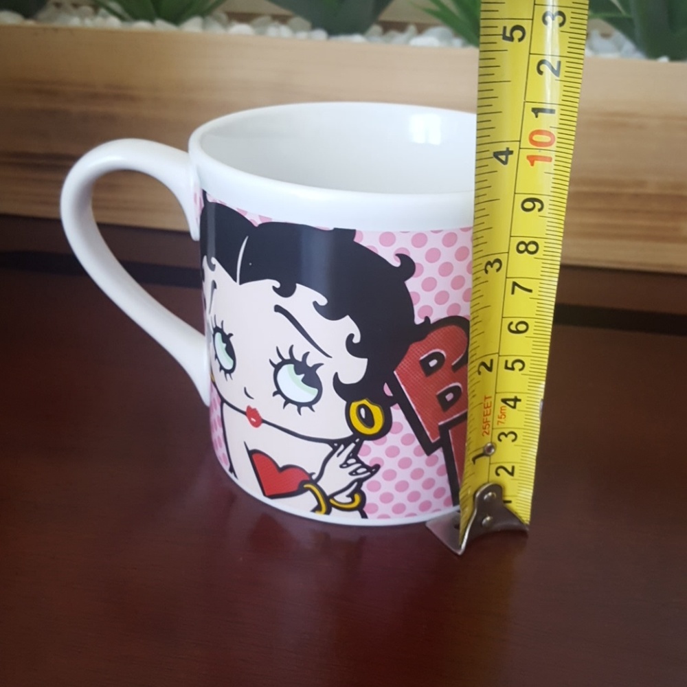 **SOLD** Betty Boop Ceramic Mug - Picture 6 of 8
